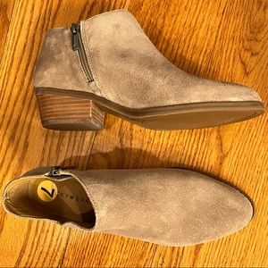 NWOT Lucky Brand Booties, Tan